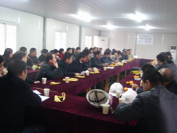 南京棲霞區(qū)馬群街道辦到我公司進(jìn)行了考察，開展了有關(guān)科學(xué)發(fā)展觀的研討會